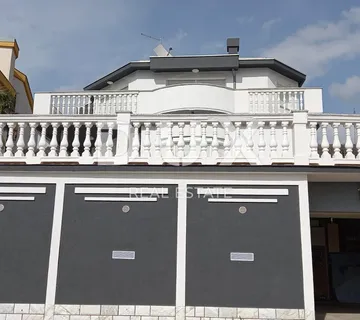 Crikvenica - Kuća s bazenom i lijepim pogledom na more - cover