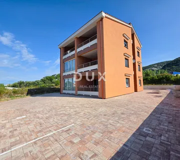 OTOK RAB, BANJOL - Stan u potkrovlju od 80m2 s galerijom - Banjol, Rab