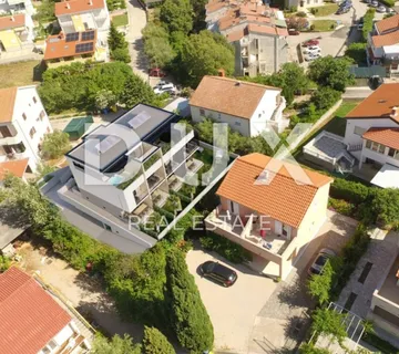 OTOK KRK, GRAD KRK - Stan 3S+DB, garaža, krovna terasa