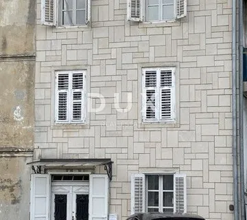 NOVI VINODOLSKI - primorska kuća 50 m odmora