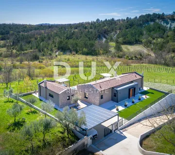 ISTRA, HUM - Moderna vila s prekrasnim pogledima smještena na neponovljivoj lokaciji - Hum, Buzet