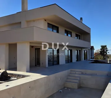 ISTRA, POREČ - Suvremena kuća s bazenom