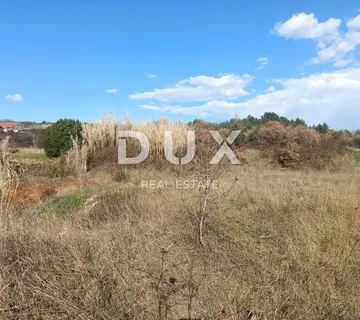 ISTRA, PULA - Veliko građevinsko zemljište u poslovnoj zoni Šijana 2900 m2