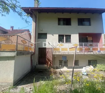 ZAGREB, VRAPČE - Udobna Obiteljska kuća s potencijalom modernog uređenja