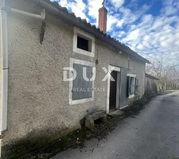 ISTRA, BUZET - Dvije kuće s prostranim zemljištem u netaknutoj prirodi