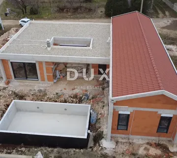 ZADAR, ZEMUNIK G. – Luksuzna moderna vila (E) prizemnica s bazenom - Zemunik Gornji, Zemunik Donji