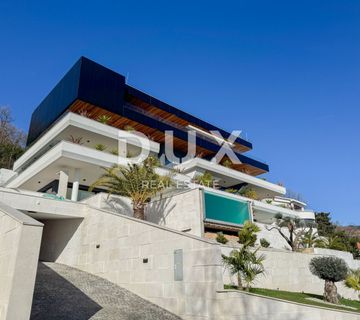 OPATIJA, CENTAR - gospodski apartman u luksuznoj novogradnji iznad centra Opatije s garažom, panoramski pogled na more - cover