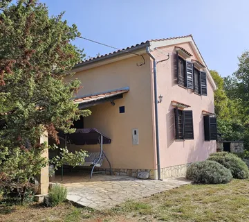 OTOK KRK, VRBNIK (okolica) - Samostojeća kuća na osami sa dva apartmana