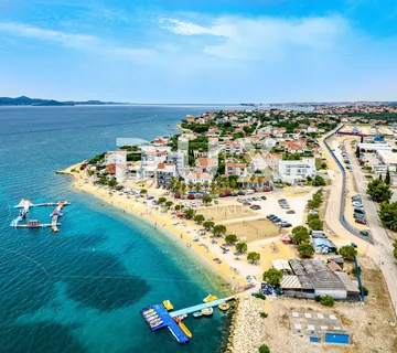 ZADAR, BIBINJE - apartmanska kuća u blizini plaže