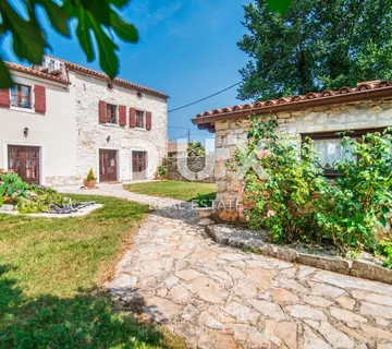 ISTRA, FILIPANA - Romatična autohtona istarska kamena vila - cover