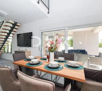 NIN - novosagrađena vila na mirnoj lokaciji - cover