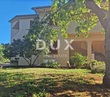 ISTRA, LABIN - Apartmanska kuća u predgrađu