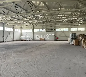 UDBINA - Investicijska prilika – Industrijska hala 3.524 m² na zemljištu 18.374 m² s energetskom infrastrukturom