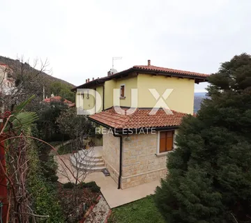 OPATIJA - Kamena vila s panoramskim pogledom na more!