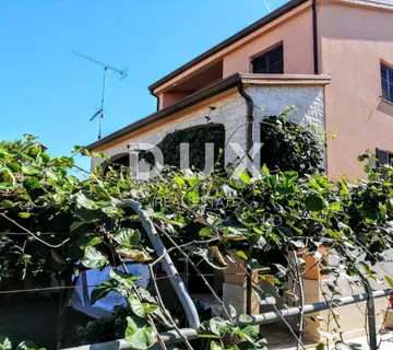 ISTRA, ŠTINJAN Obiteljska kuća s pogledom na more! - Štinjan, Pula