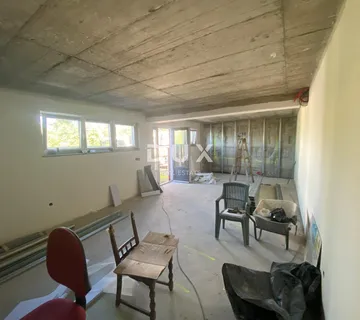 VIŠKOVO, STROGI CENTAR - poslovni prostor 240 m2 u NOVOGRADNJI + 8 parkirnih mjesta! PRILIKA!