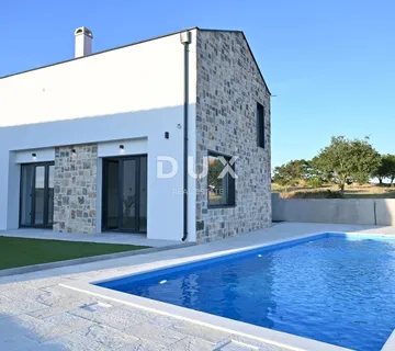 ZADAR, VISOČANE - Meditreranska, elegantna kuća s bazenom u mirnom okruženju - Visočane, Poličnik