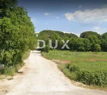 POREČ - građevinsko zemljište 1000m2 S GRAĐEVNOM DOZVOLOM!!!, 500m od mora - cover