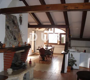 RIJEKA, KRIMEJA - Stan na drugom katu od 125 m2 - cover