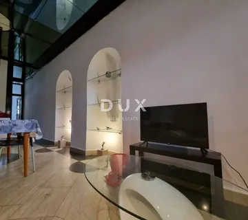 ISTRA, PULA - Stambena zgrada sa tri stana i poslovnim prostorom u srcu Pule!  - cover