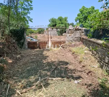 ISTRA, BALE – građevinsko zemljište od 7.800 m² s trima kamenim kućama i iznimnim potencijalom - cover