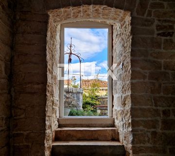ISTRA, KANFANAR - Kamena kuća s okućnicom - cover