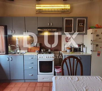 ISTRA, ROVINJ - Dva stana s velikim vrtom i garažom 600m do mora - cover