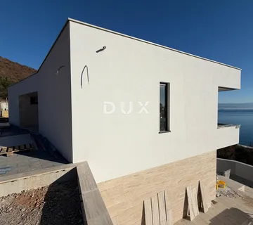 OPATIJA, IČIĆI - moderna vila na jedinstvenoj poziciji samo 200 m od plaže Ičići  - cover