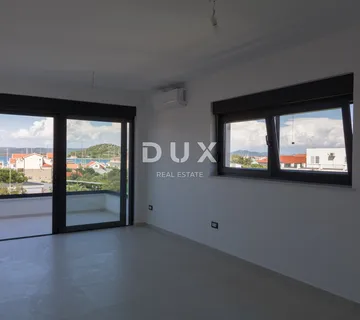 DALMACIJA, MURTER - Trosoban stan s pogledom na more - Murter, Murter-Kornati