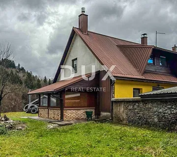 GORSKI KOTAR, DELNICE- kuća u centru sa garažom