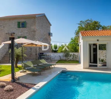 ISTRA, VIŠNJAN - Kamena kuća s bazenom i wellnessom