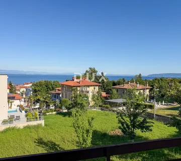 OPATIJA, LOVRAN - Samostojeća kuća i zemljište 1250m2 s pogledom na more samo 300m od centra