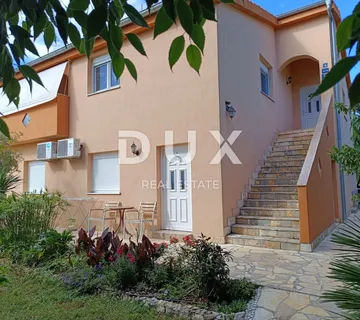 Biograd Na Moru - Ekskluzivna Prilika – Kuća S 4 Apartmana I Prostranim Stanom – Centar!