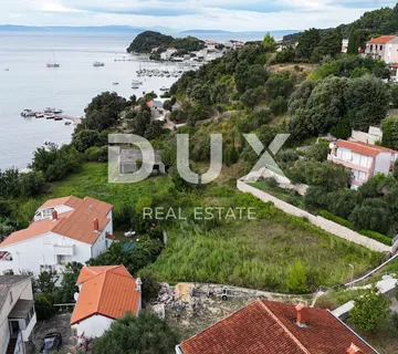 OTOK RAB, KAMPOR - građevinsko zemljište 2850 m2 pored mora - Kampor, Rab
