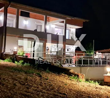 CRIKVENICA, JADRANOVO - samostojeća kuća 210 m2 - cover