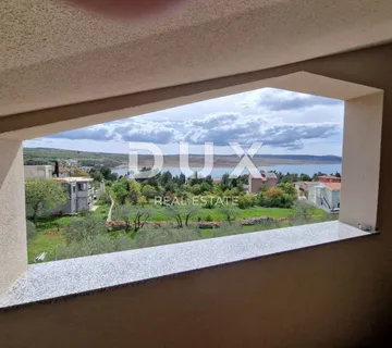 ZADAR, ROVANJSKA - stan u visokom potkrovlju - cover