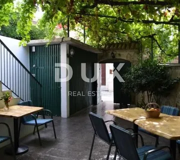 ZADAR, SV.FILIP I JAKOV - apartmanska kuća u centru mjesta - Sveti Filip i Jakov