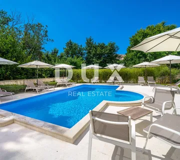 OTOK KRK, BAŠKA - ekskluzivna villa sa 7 apartmana i bazenom! PRILIKA!!!