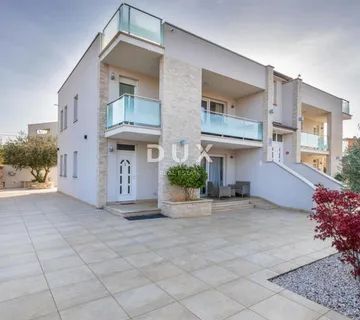 ISTRA, UMAG - Prekrasan komforni stan pored mora: samo kod nas u ponudi!