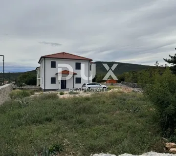 OTOK KRK, VRBNIK - lijepa samostojeća kuća sa velikom okućnicom