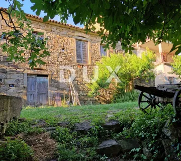 ISTRA, LIVADE (OKOLICA) - Kamene starine s panoramskim pogledom - Livade, Oprtalj