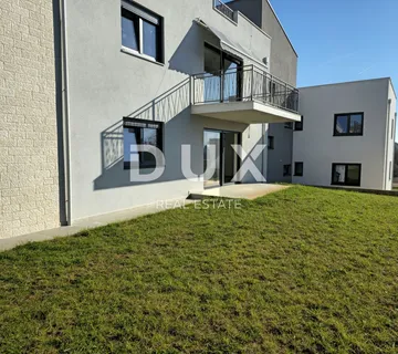 ISTRA, POREČ, OKOLICA - 3SS+DB stan na prvom katu sa krovnom terasom