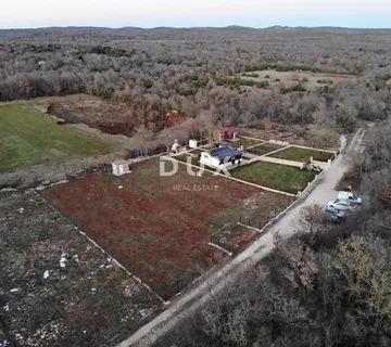 ISTRA, ROVINJ - poljoprivredno zemljište 2285m2 - cover