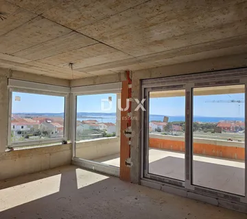 OTOK PAG, POVLJANA – Luksuzni penthouse s panoramskim pogledom u novogradnji