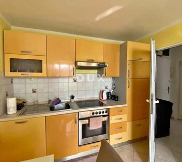 RIJEKA, TURNIĆ – Sunčan stan južne orijentacije s novom fasadom, idealan za život ili investiciju