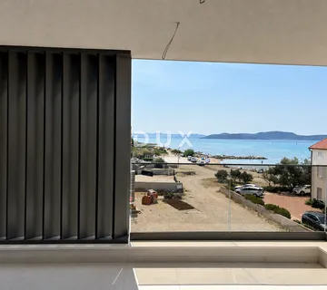 VODICE, SRIMA – Penthouse s krovnom terasom, pogledom na more i liftom - Srima, Vodice