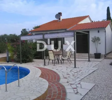 ISTRA, PULA - Obiteljka kuća na mirnoj lokaciji Pule