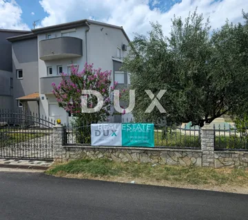 ISTRA, PULA - Apartmanska kuća