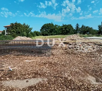 ISTRA, KANFANAR- Moderna kuća 195 m2 sa bazenom u izgradnji!