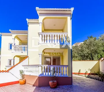 CRIKVENICA, DRAMALJ - Vila novije gradnje s bazenom! - Dramalj, Crikvenica